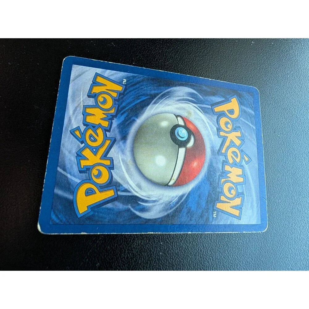 Beedrill 017/102 Base Set Regular pokemon card vintage 90s